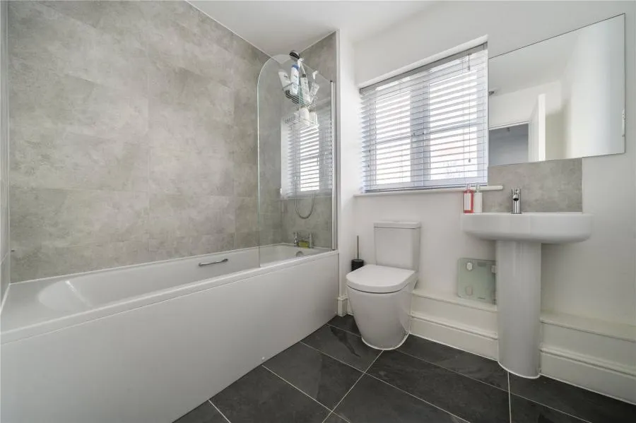 Thompson Road, Arlesey, SG15, photo 7