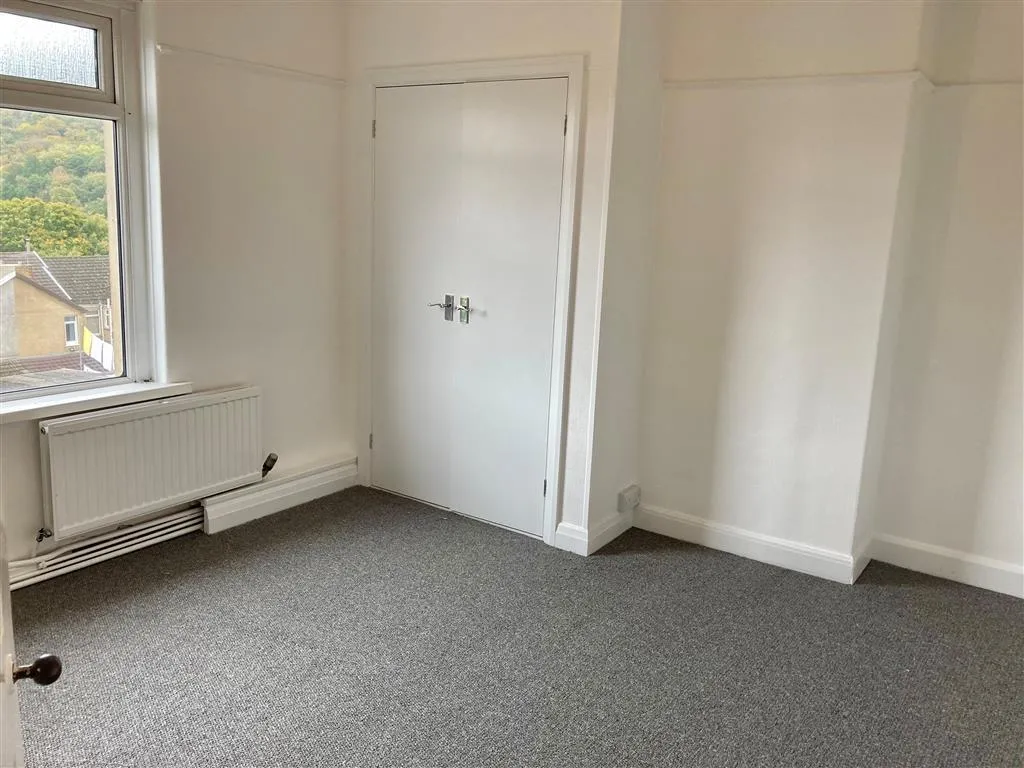 Ruskin Street, Neath, SA11, photo 5