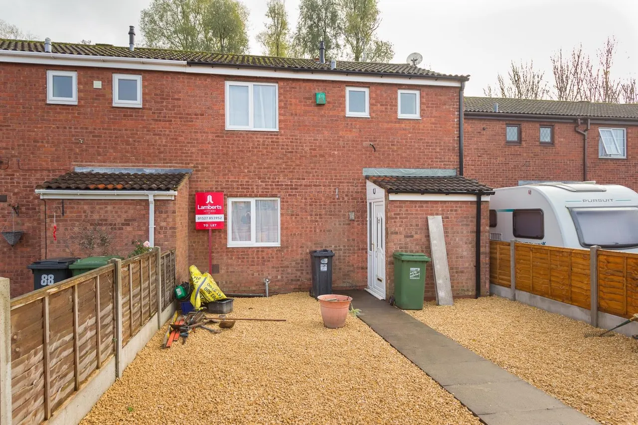 3 bed house to rent — Loxley Close, Redditch