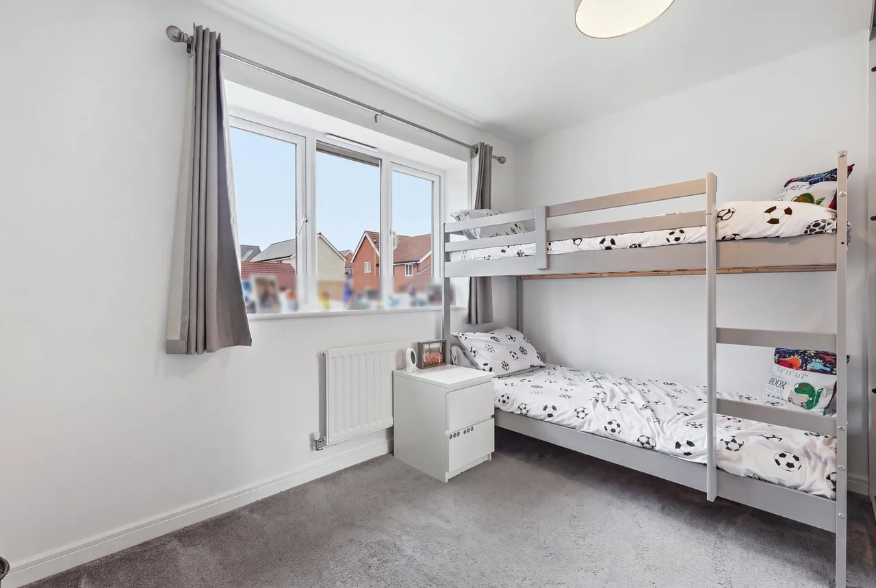 Warwick Crescent, Dunton Fields, Basildon, SS15, photo 9