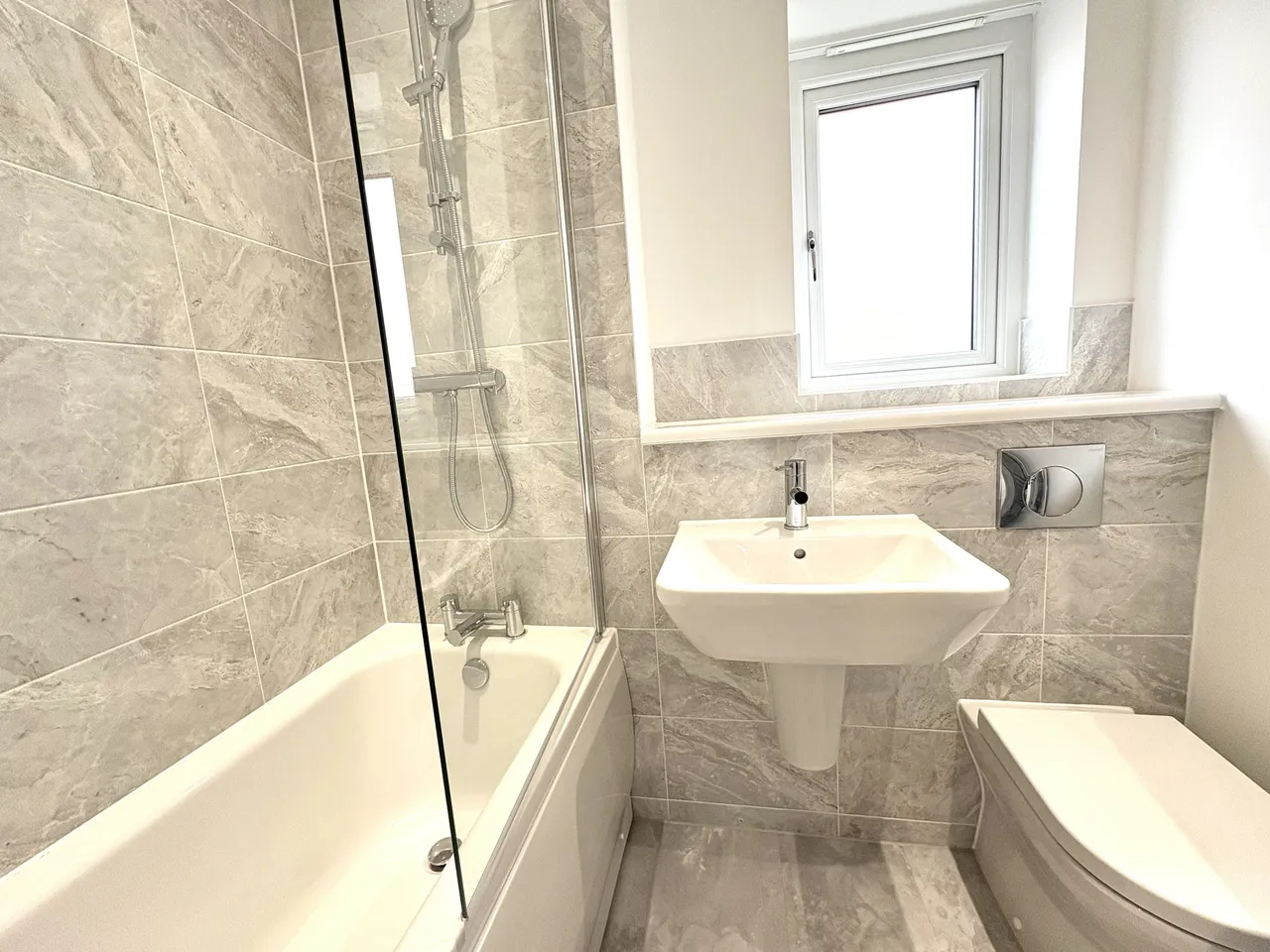 Broady Avenue, CW9, photo 16