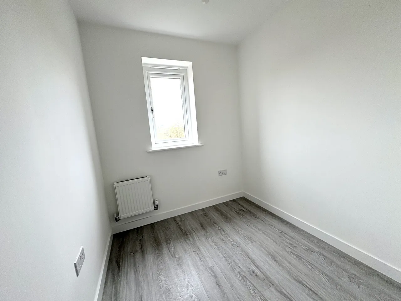 Broady Avenue, CW9, photo 19