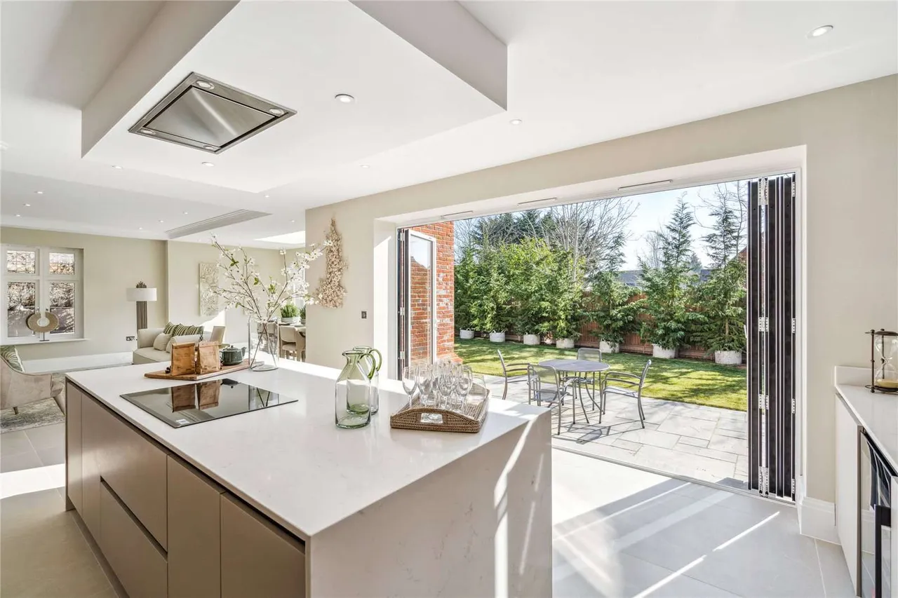 Claremont Place, Firs Walk, Northwood, HA6 2BZ, photo 5