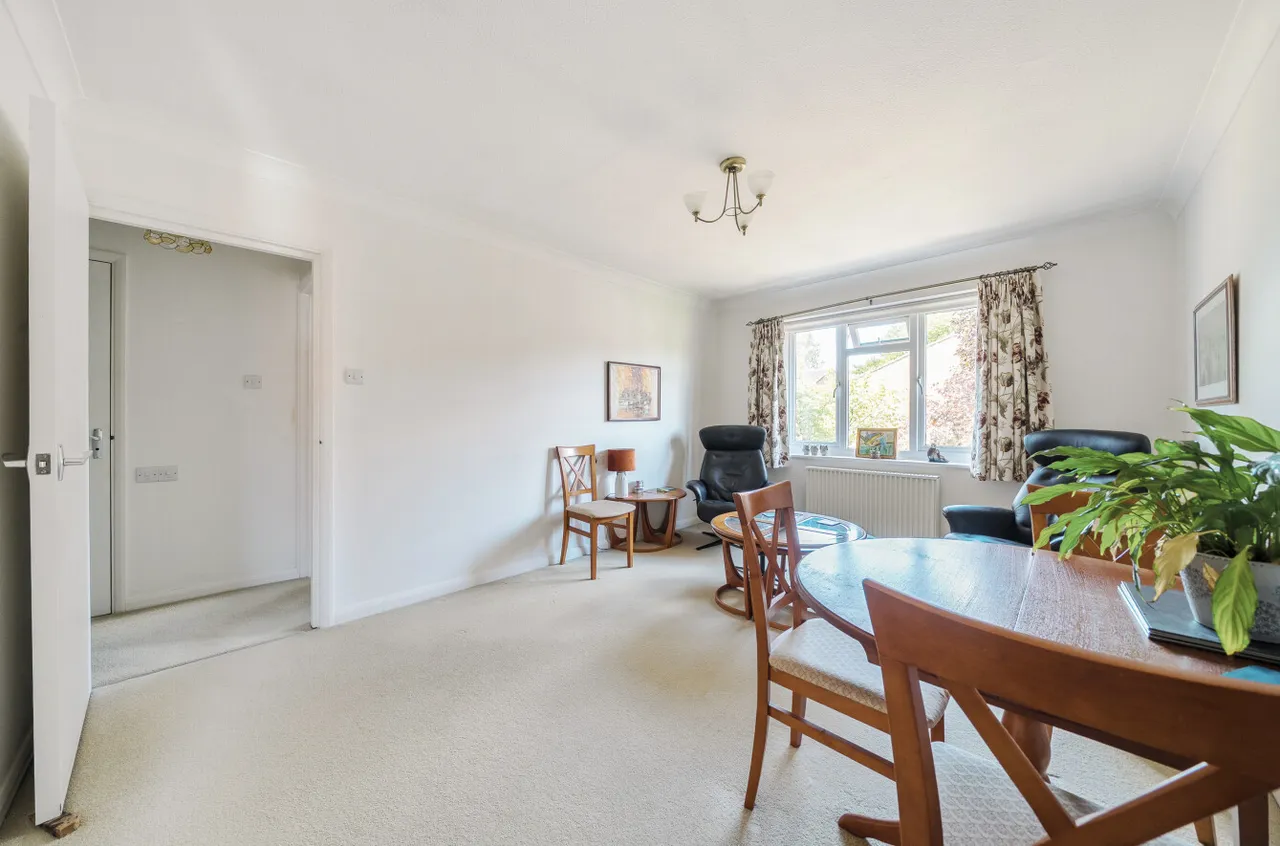 Tarragon Drive, Guildford, GU2, photo 10