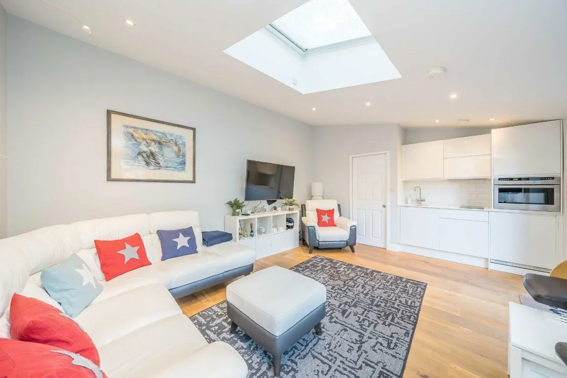 Heathcote Road, TW1, photo 7