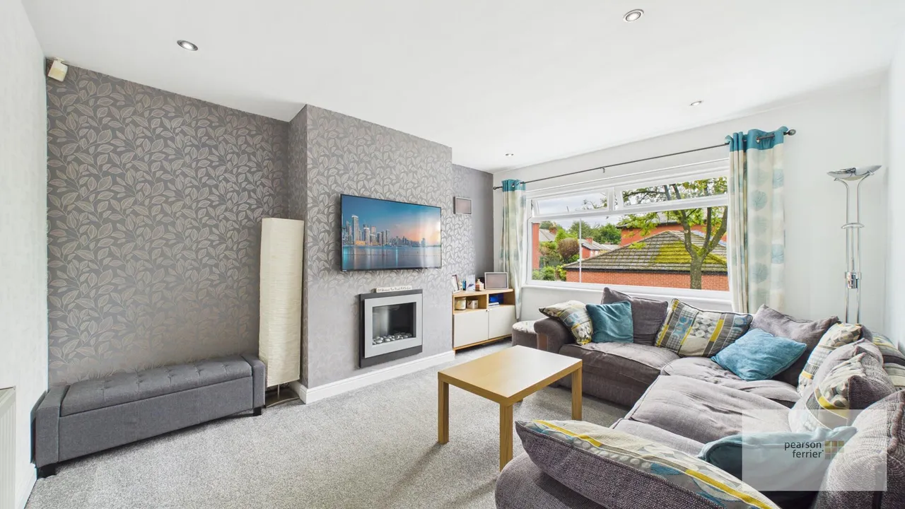 Lancaster Drive, Bury, BL9 6RJ, photo 3
