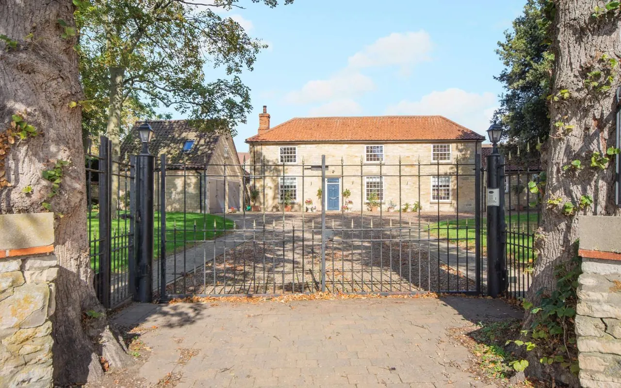 Lincoln Road, Dunston, LN4, photo 2