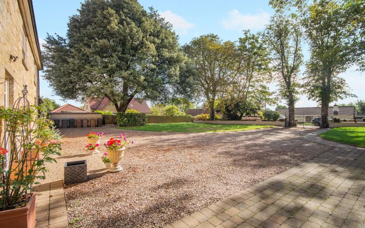 Lincoln Road, Dunston, LN4, photo 16