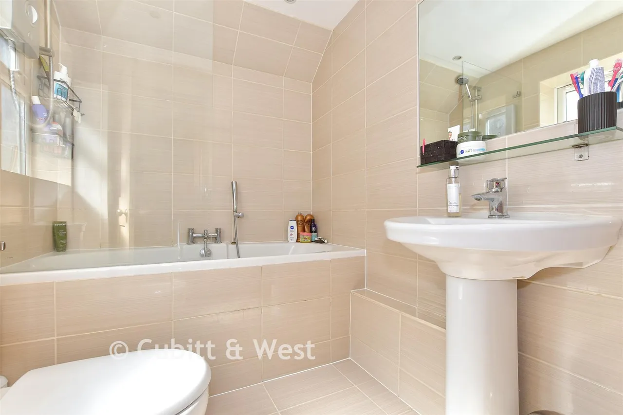 Frant Field, Edenbridge, TN8, photo 9