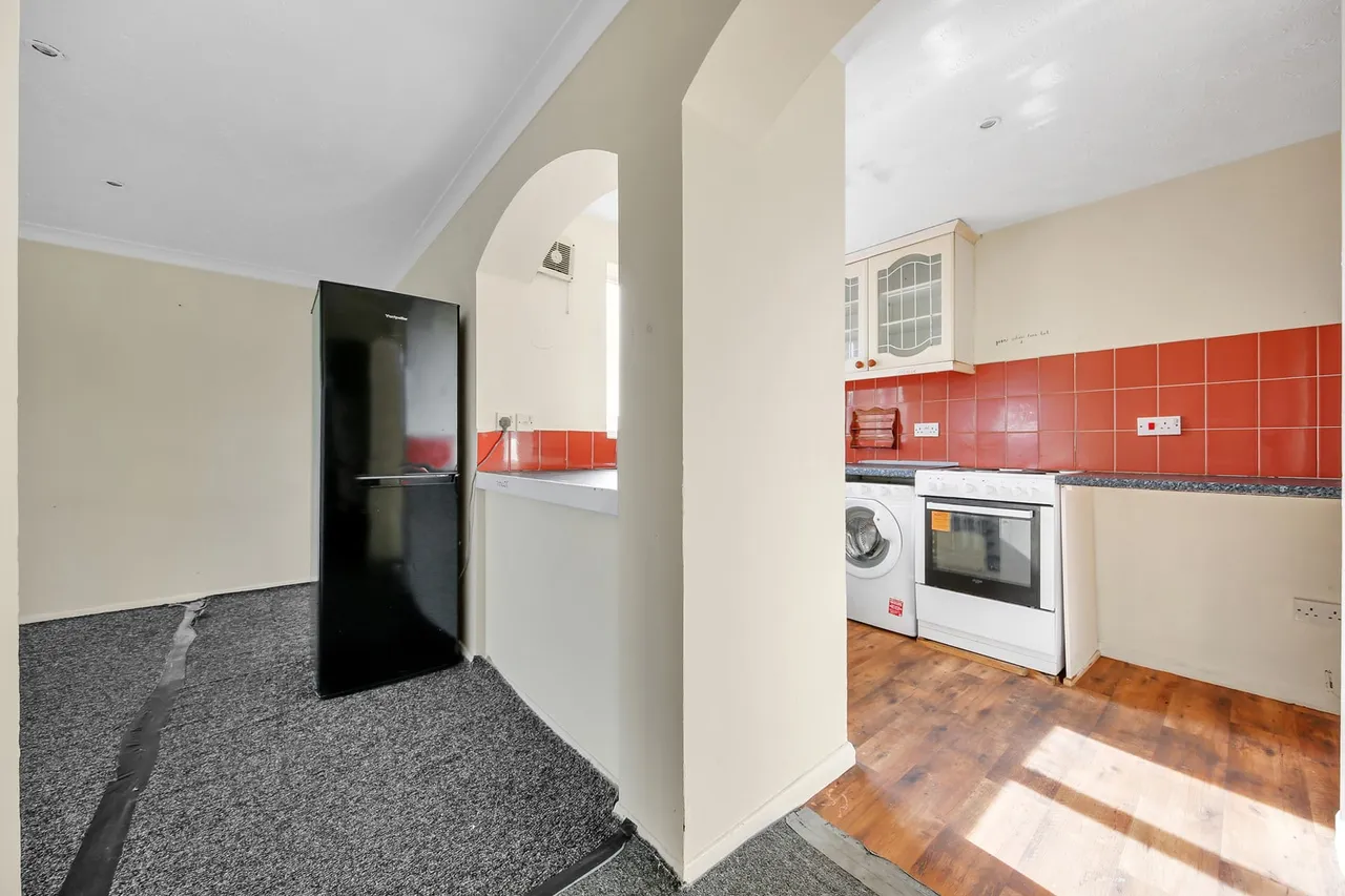 165 Express Drive, Ilford, Essex, IG3 9RD, photo 5