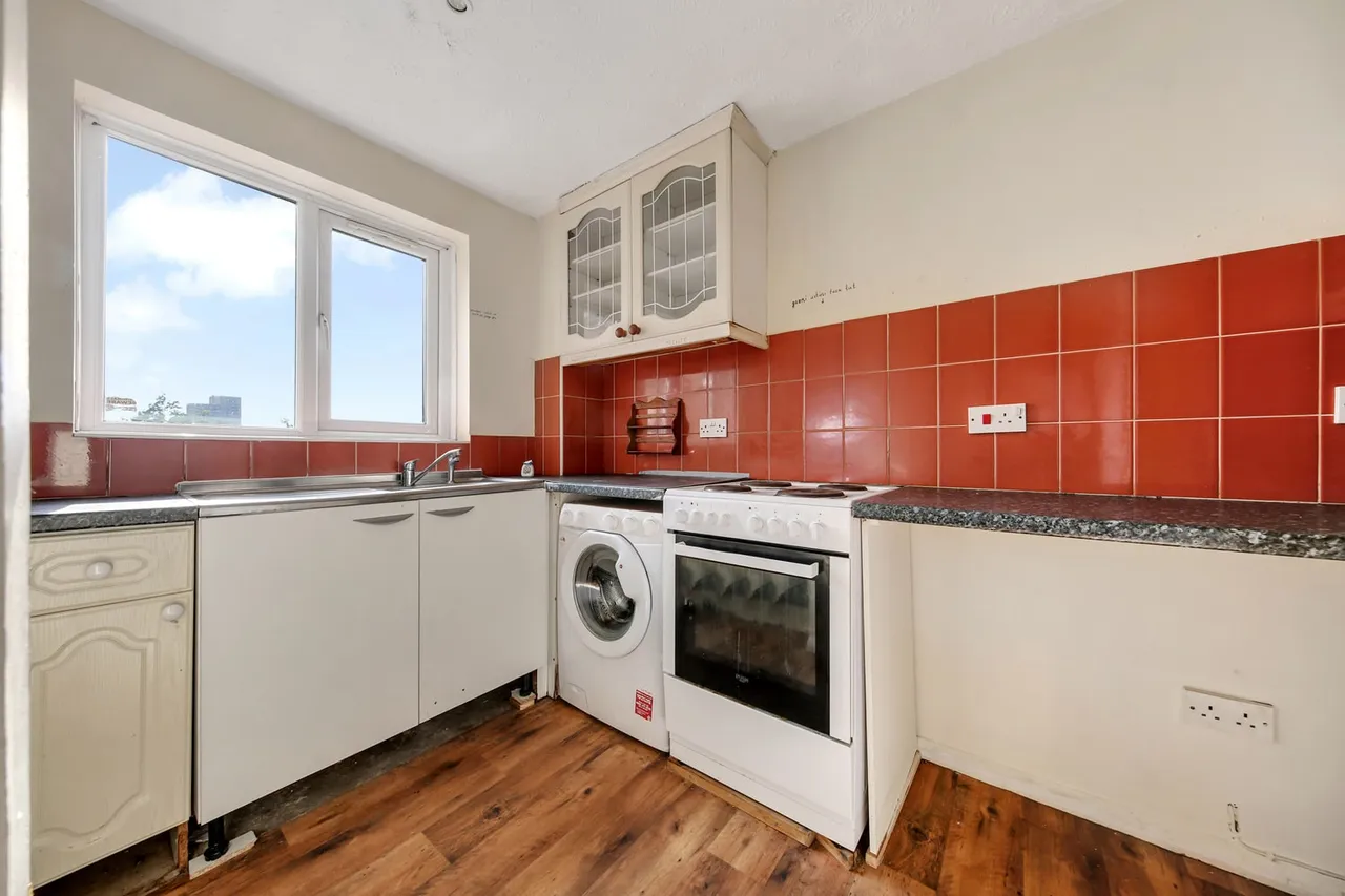 165 Express Drive, Ilford, Essex, IG3 9RD, photo 6