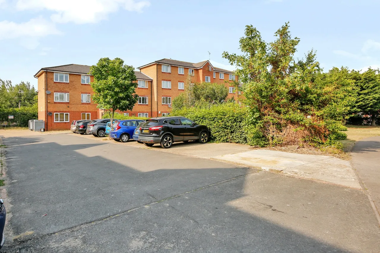 165 Express Drive, Ilford, Essex, IG3 9RD, photo 9