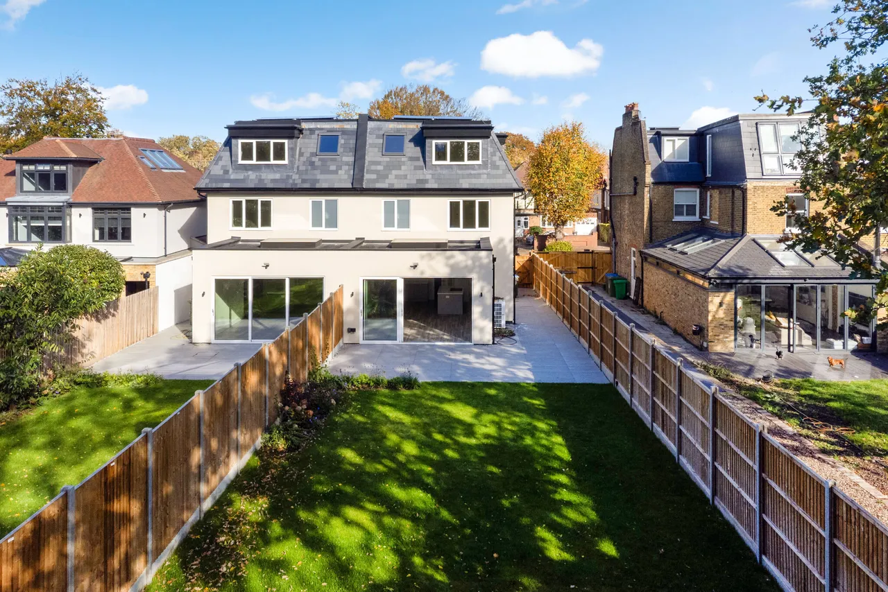 Hurst Road, East Molese, KT8, photo 17