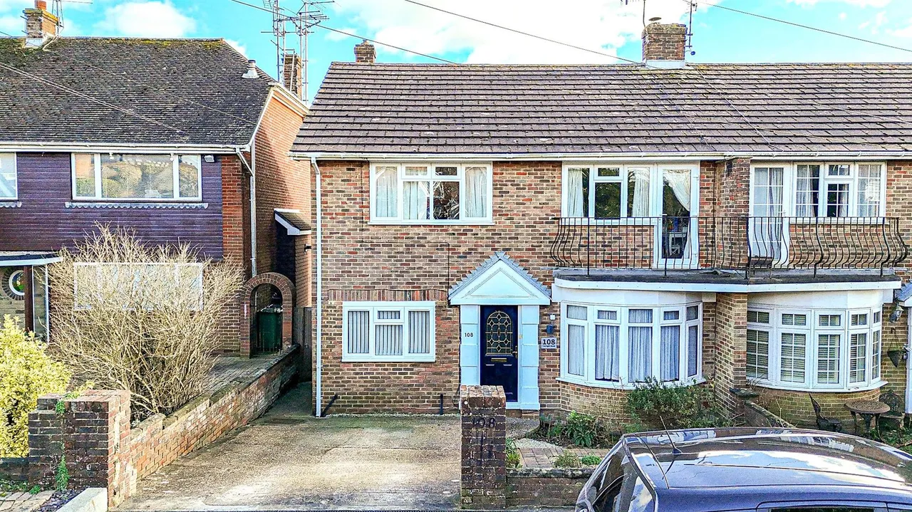 3 bed house for sale, Fairlight Road, Hastings