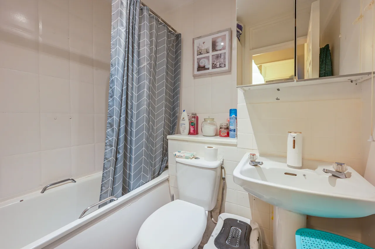 London, E14, photo 3