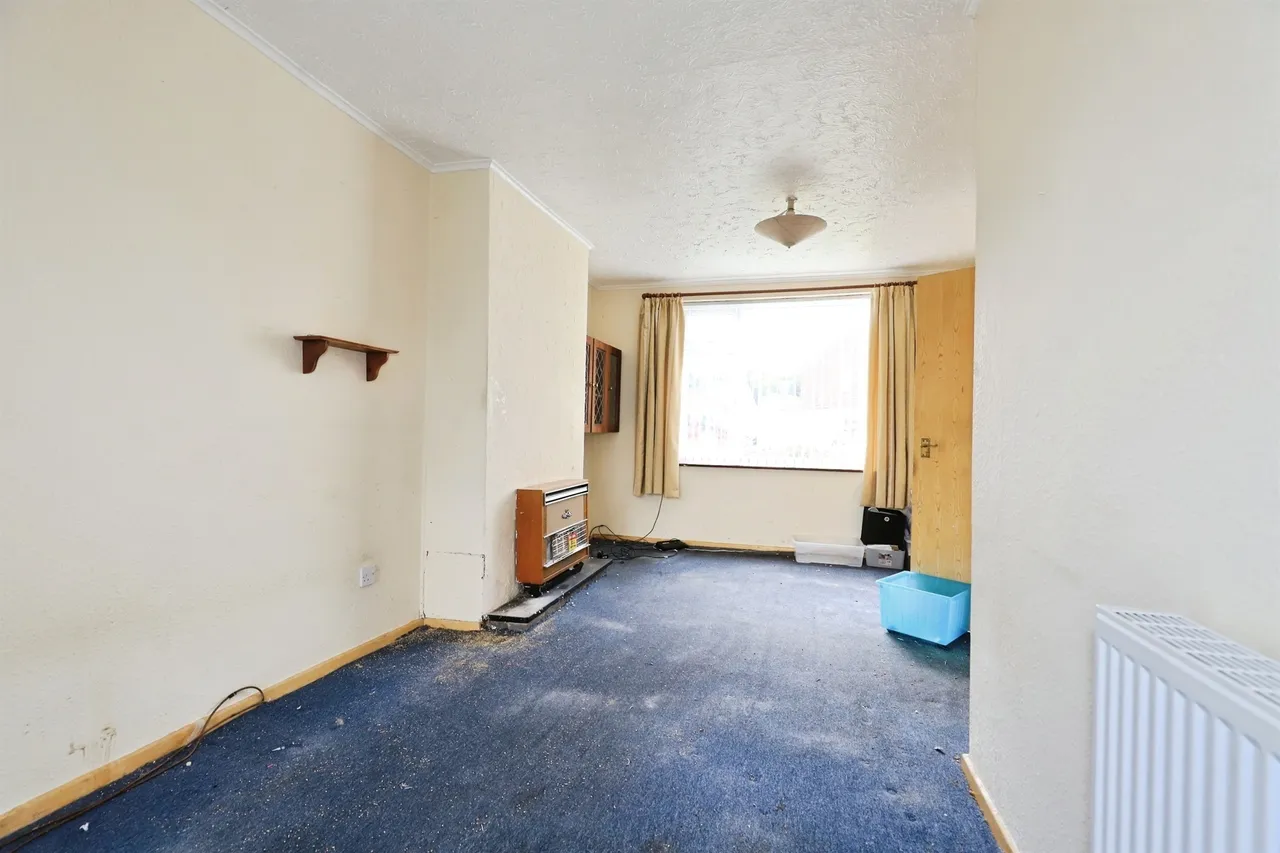 Salcombe Grove, Bilston, WV14, photo 4