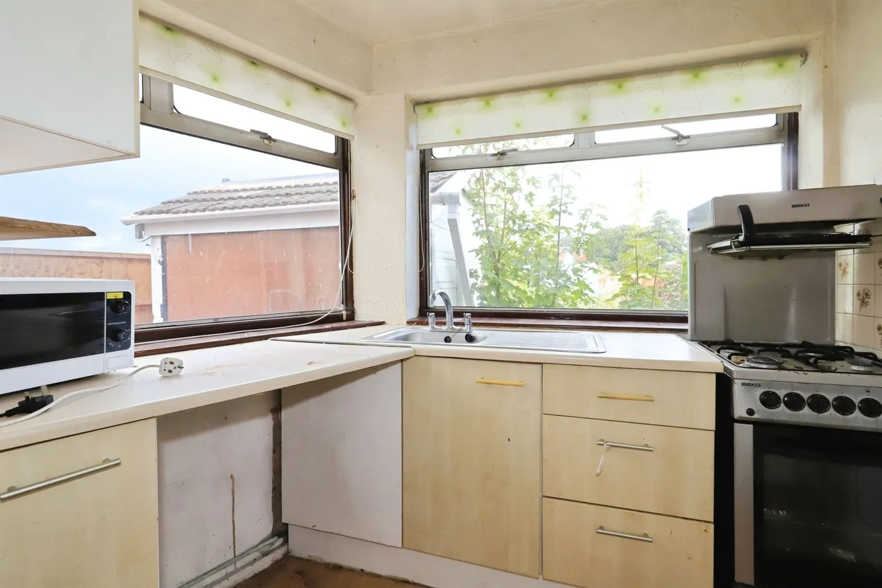 Salcombe Grove, Bilston, WV14, photo 6