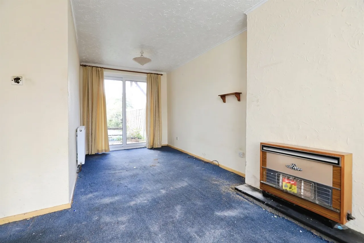 Salcombe Grove, Bilston, WV14, photo 5