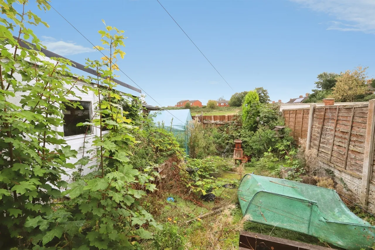 Salcombe Grove, Bilston, WV14, photo 13