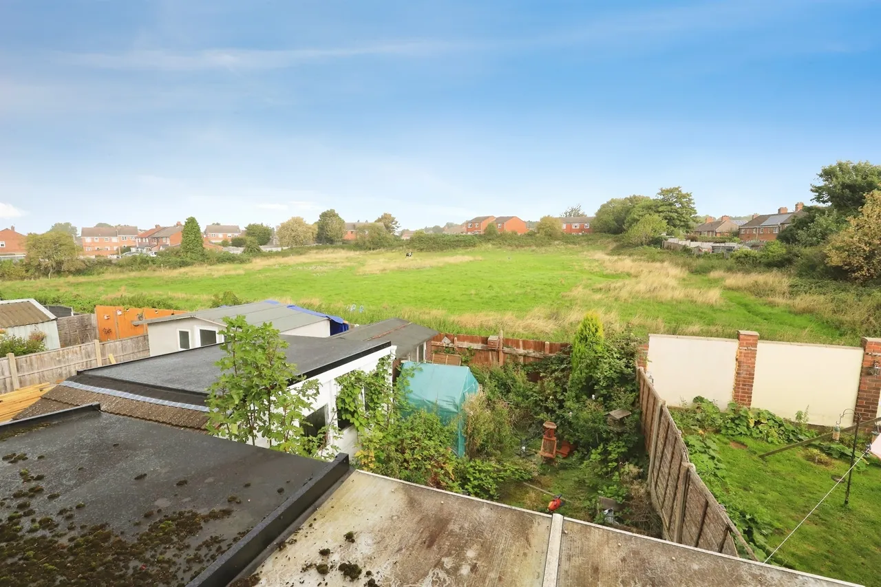 Salcombe Grove, Bilston, WV14, photo 12