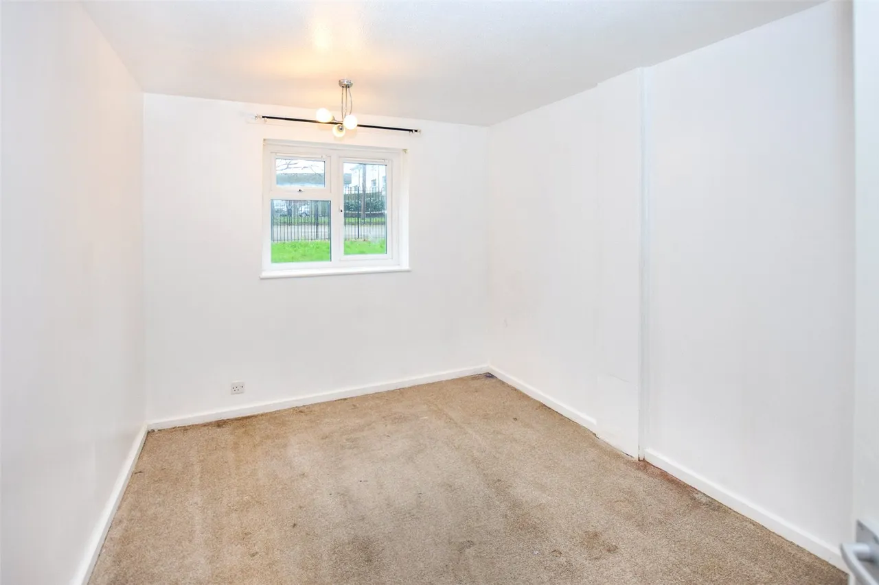 Brookhouse Road, Farnborough, Hampshire, GU14 0BT, photo 9