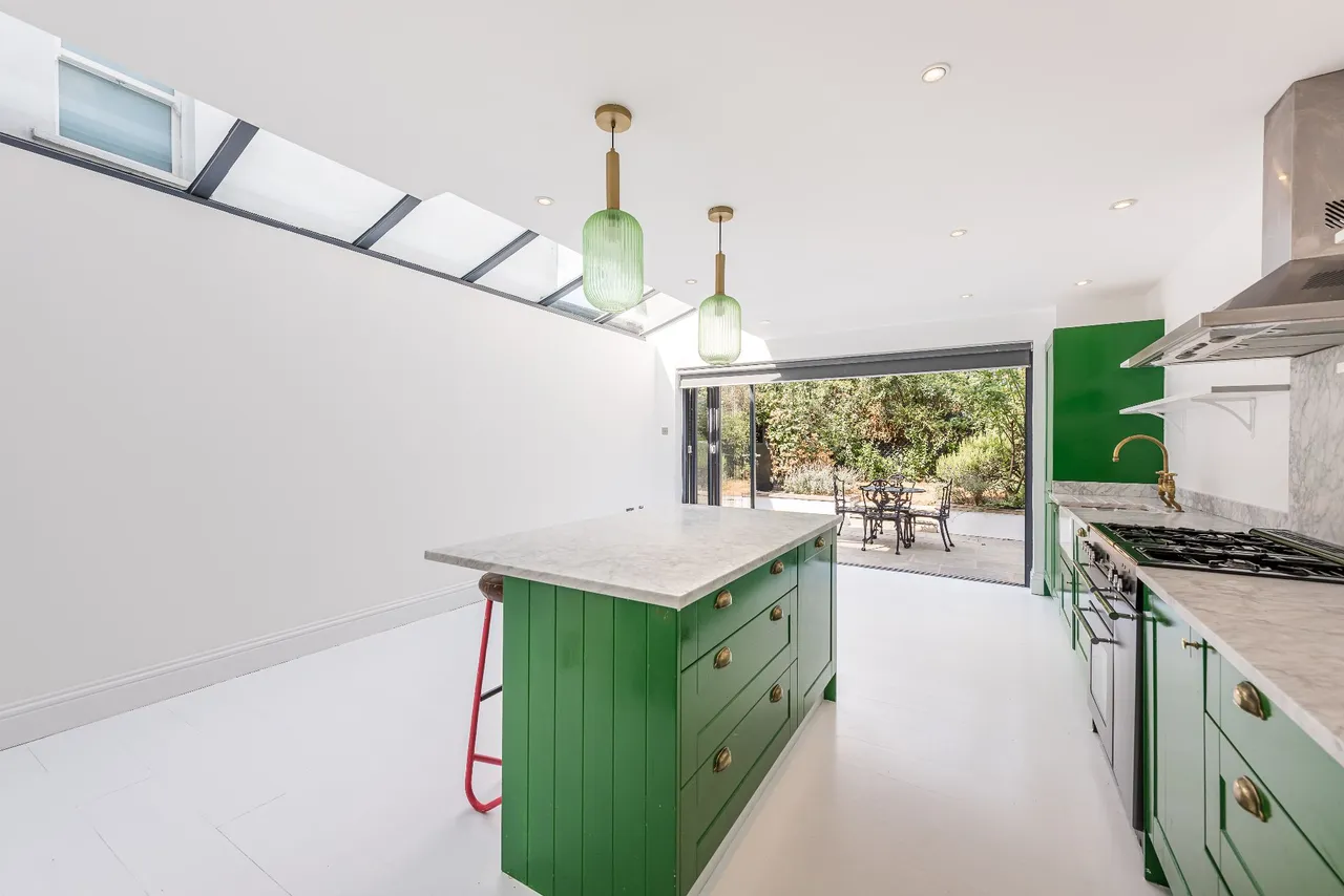 4 bed house for sale, Purves Road, London, NW10