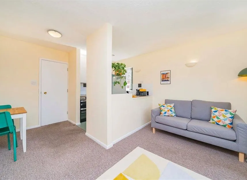 Goodwin Close, London, SE16, photo 3