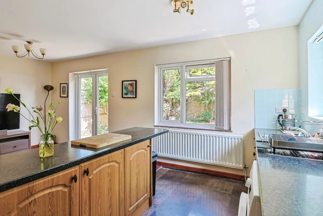 Julyan Avenue, Wallisdown, BH12, photo 4