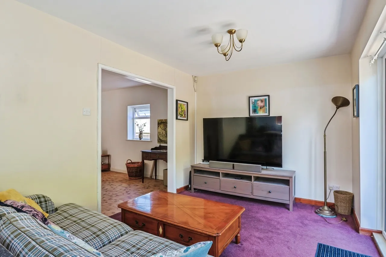 Julyan Avenue, Wallisdown, BH12, photo 6