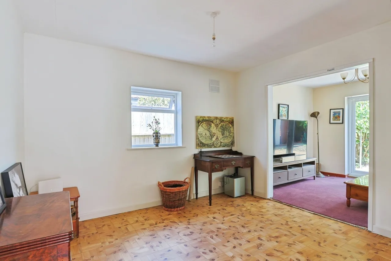 Julyan Avenue, Wallisdown, BH12, photo 9