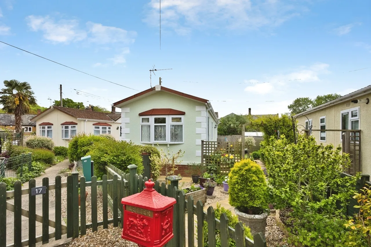 2 bed mobile home for sale, Hurst Park, Martock, TA12
