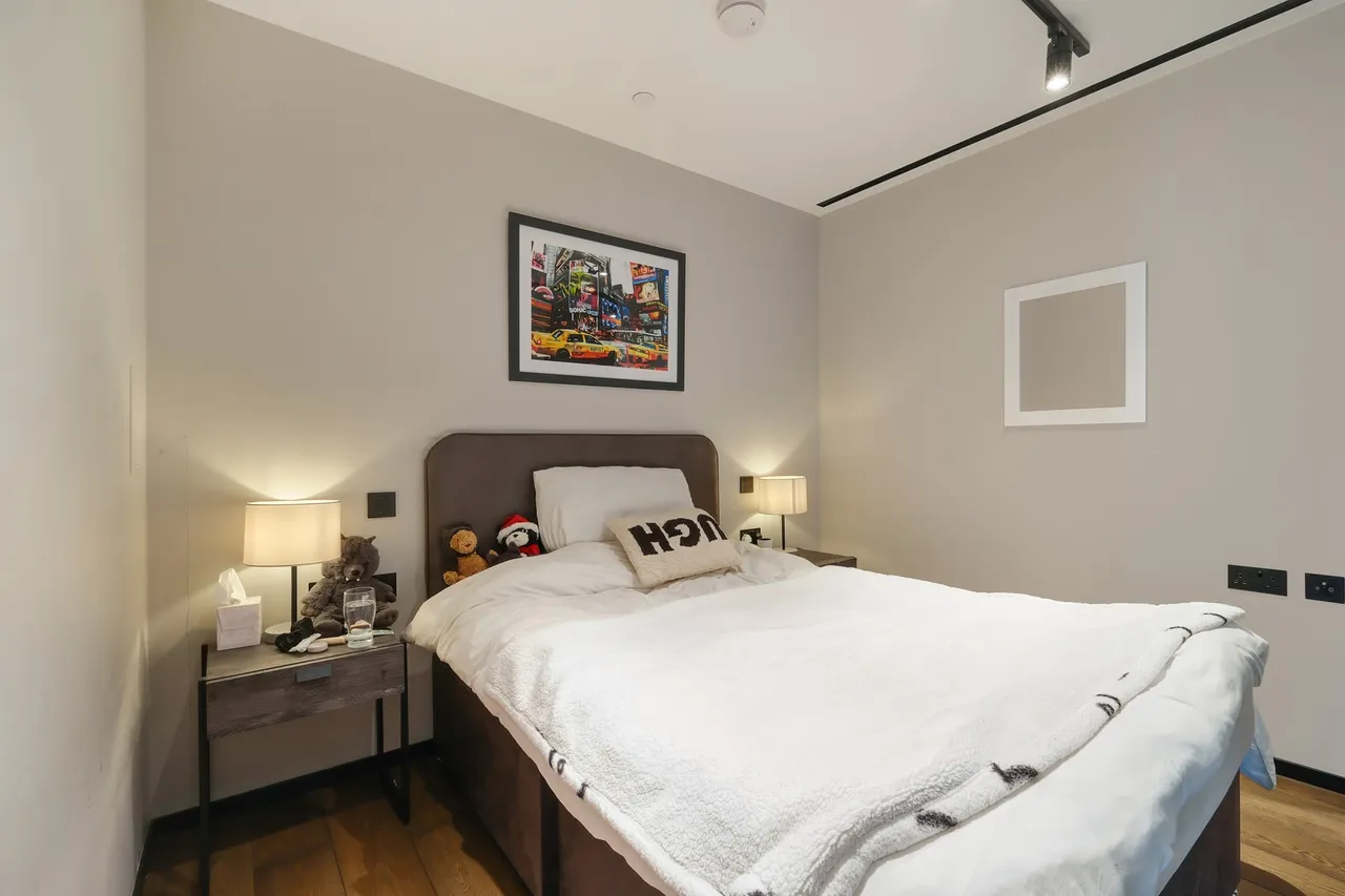 Hewett Street, EC2A, photo 8