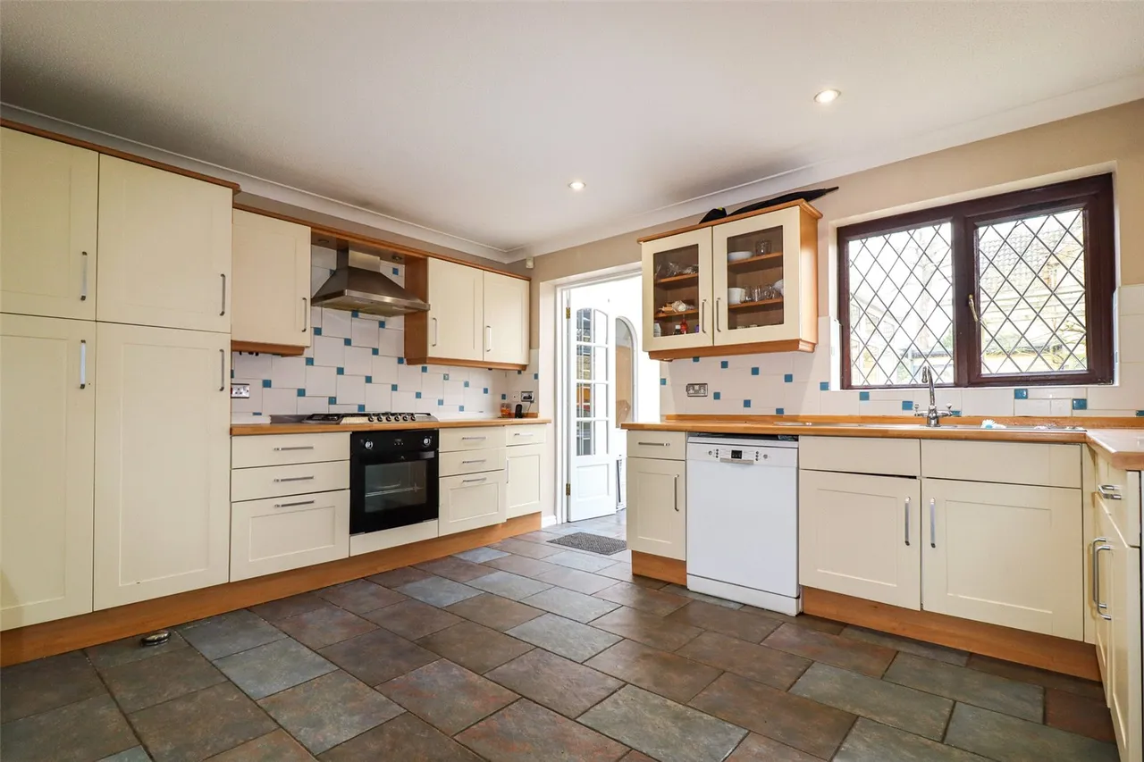 Tamworth Drive, Fleet, Hampshire, GU51 2UW, photo 6