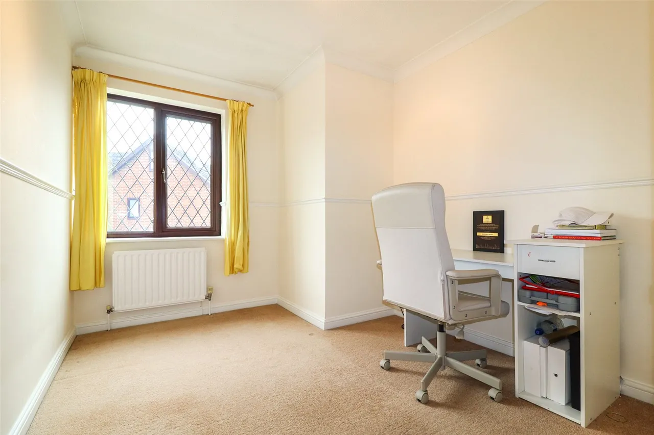 Tamworth Drive, Fleet, Hampshire, GU51 2UW, photo 12