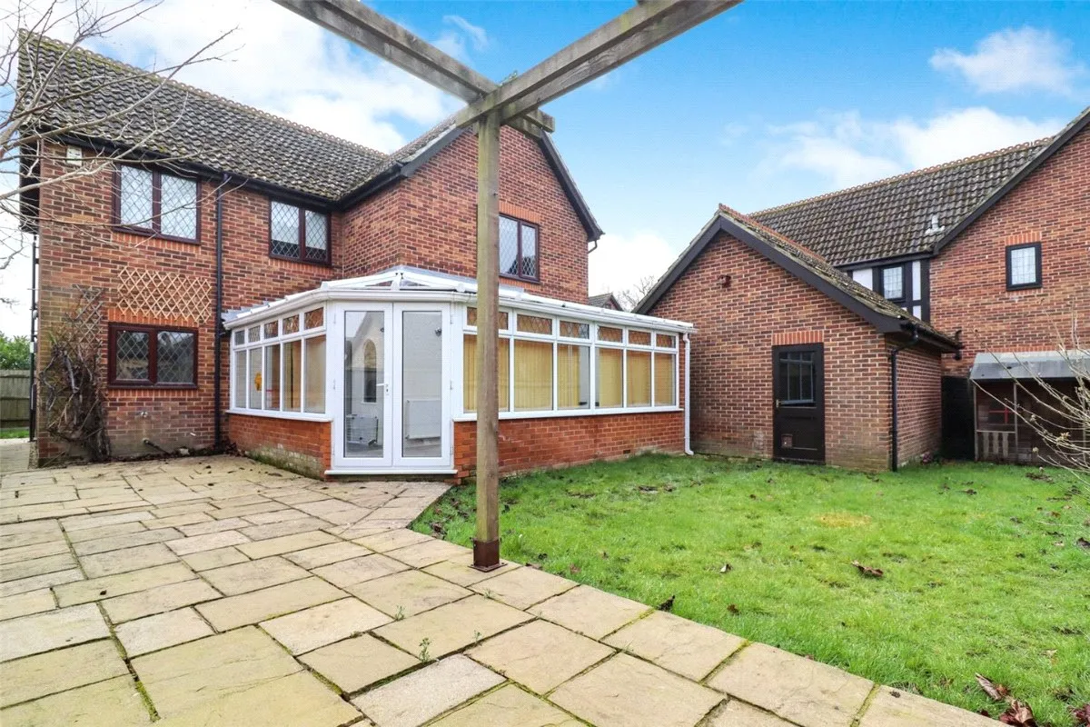 Tamworth Drive, Fleet, Hampshire, GU51 2UW, photo 5