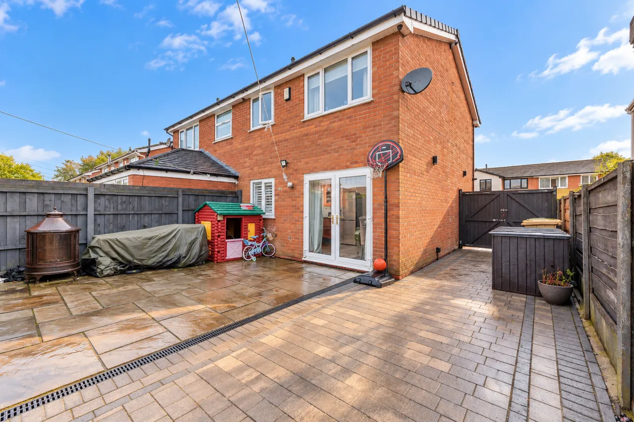 Castle Croft, Bolton, BL2, photo 19