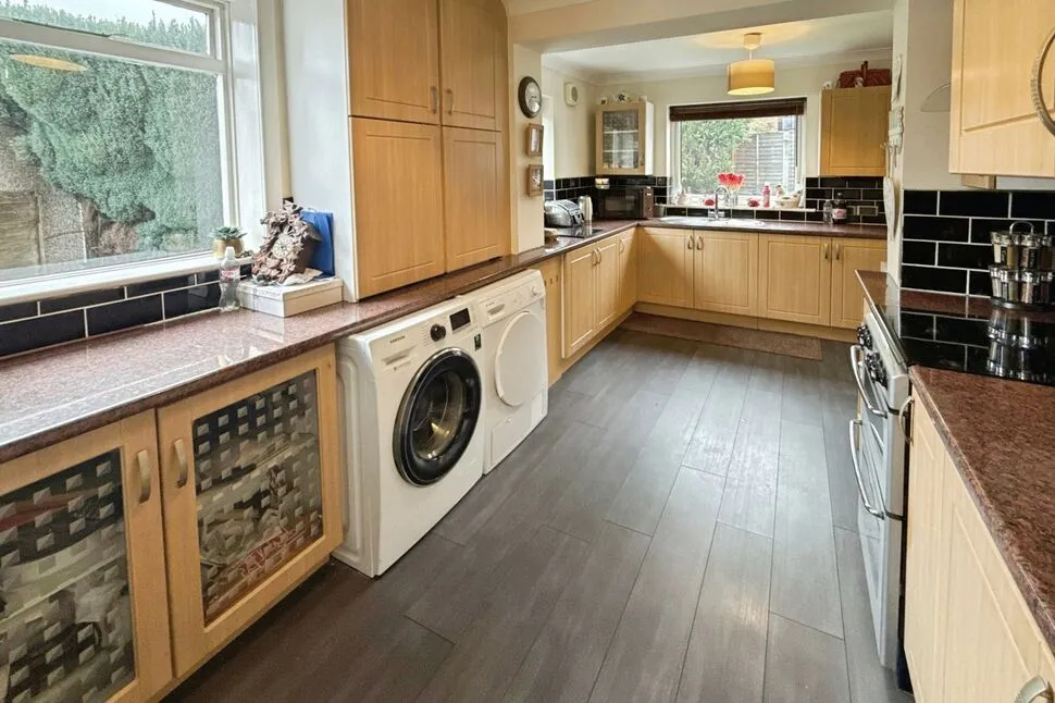 Wyville Drive, Swinton, M27, photo 5