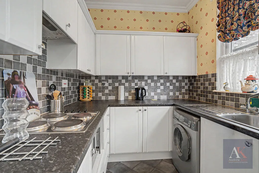 Fairlands View, Rochdale OL11 2AX, photo 8