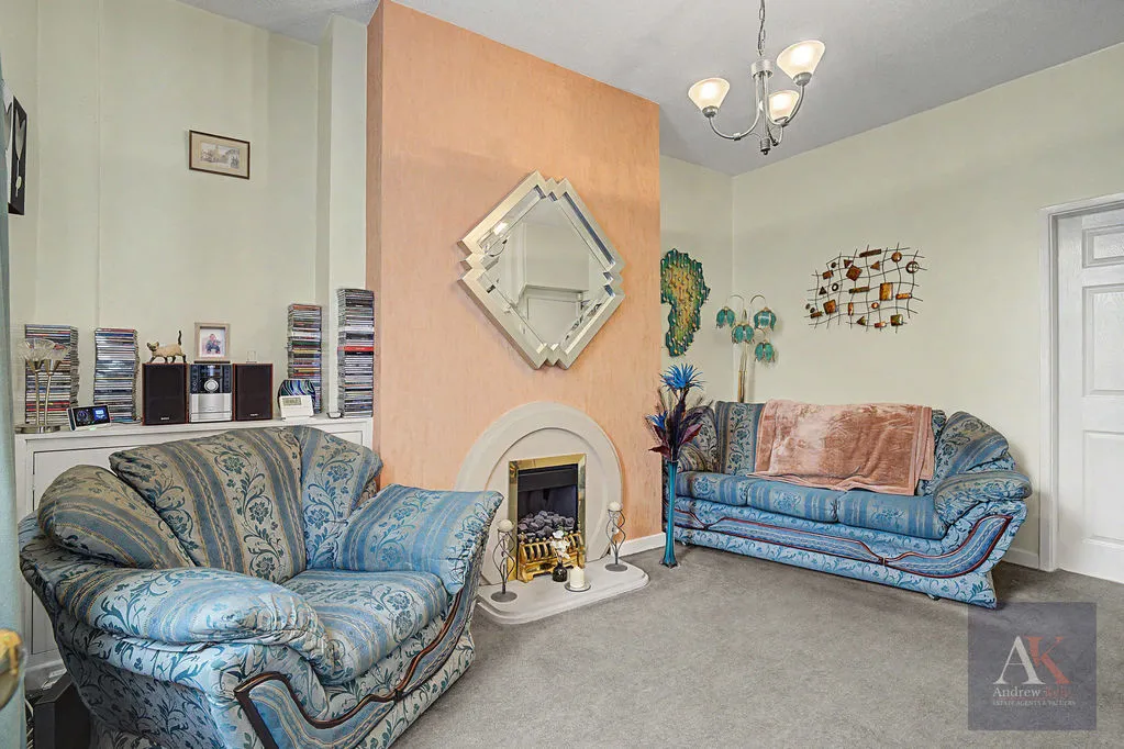 Fairlands View, Rochdale OL11 2AX, photo 4