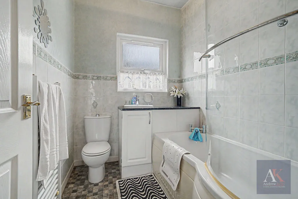 Fairlands View, Rochdale OL11 2AX, photo 15