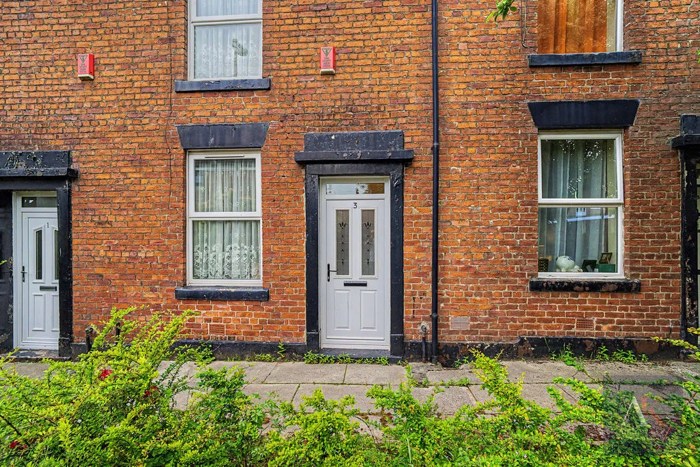 Fairlands View, Rochdale OL11 2AX, photo 2