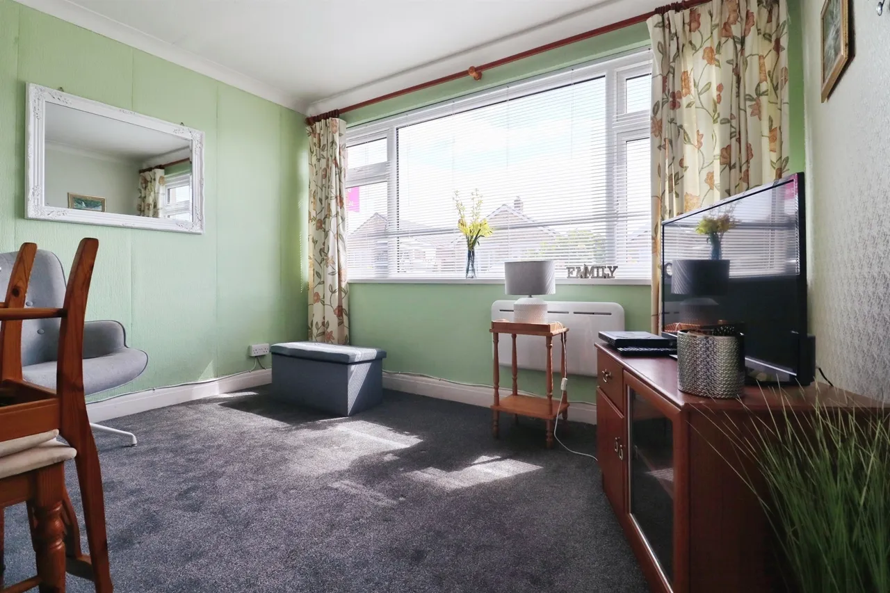 Minehead Avenue, Penarth, CF64, photo 4