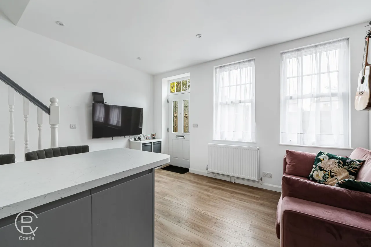 Church Gardens, London, W5 4HH, photo 10