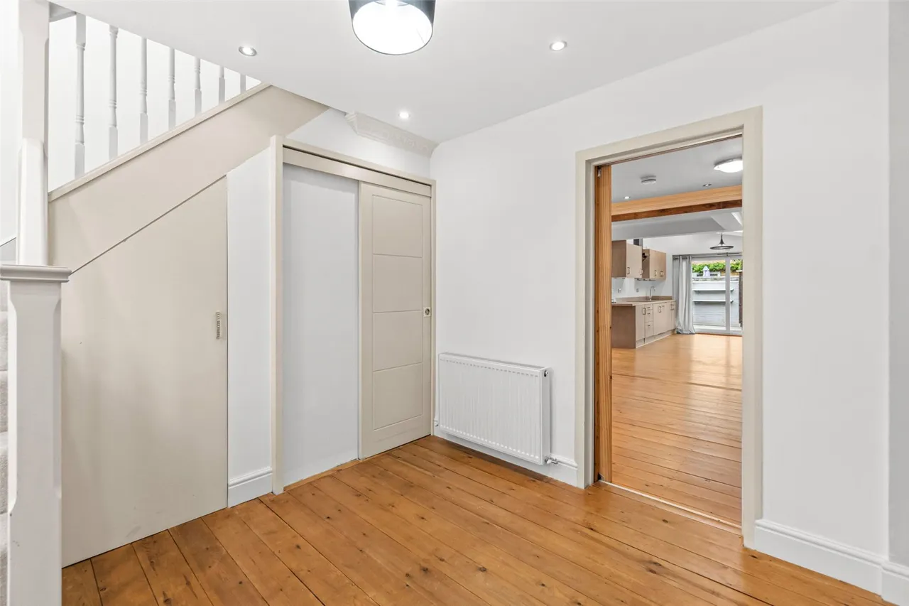Stanley Gardens Road, Teddington, TW11 8SY, photo 4