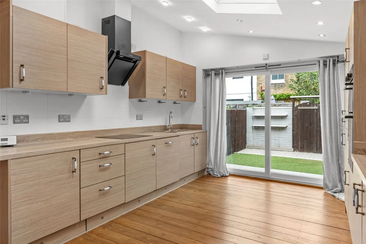 Stanley Gardens Road, Teddington, TW11 8SY, photo 3