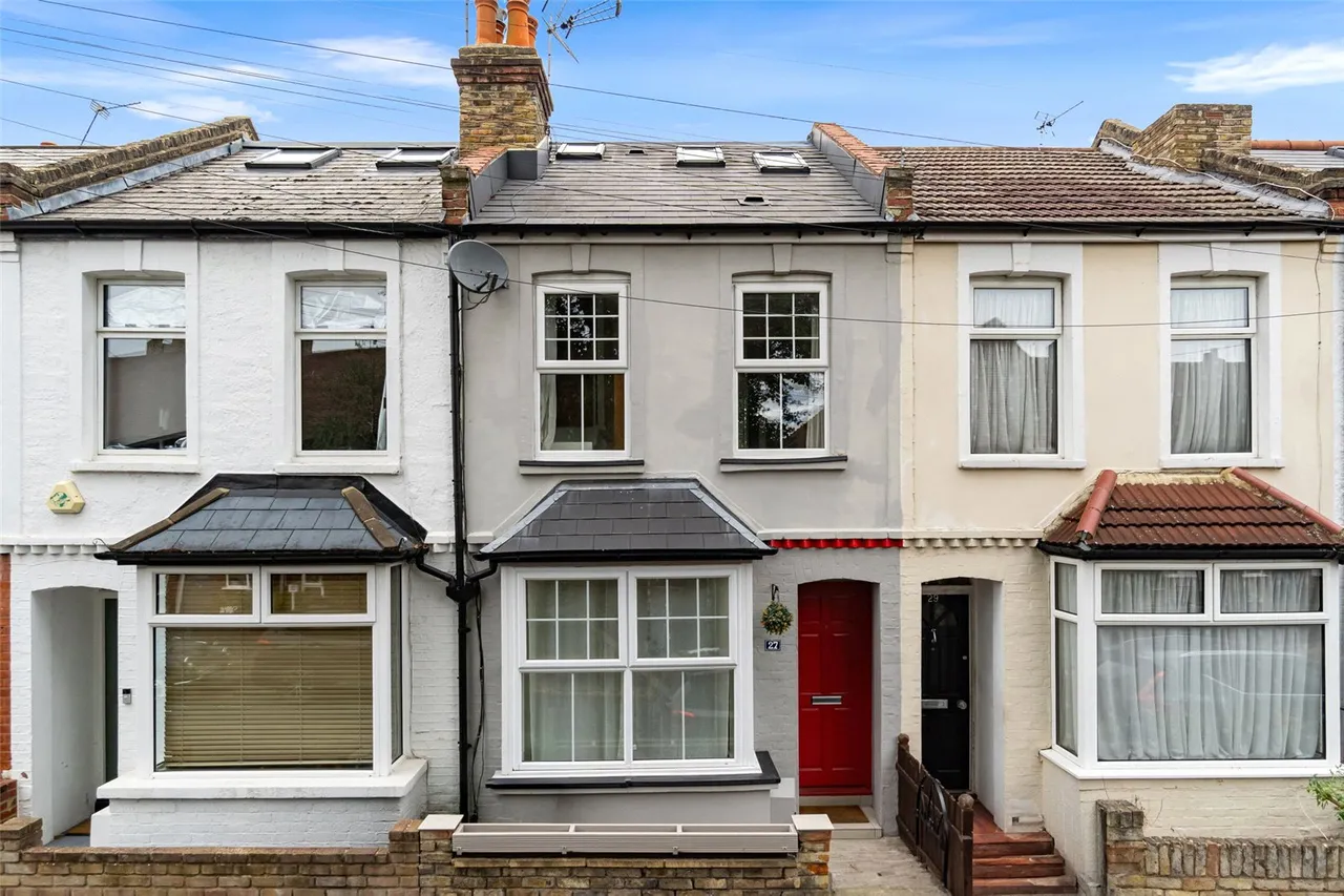 3 bed house for sale — Stanley Gardens Road, Teddington, TW11 8SY