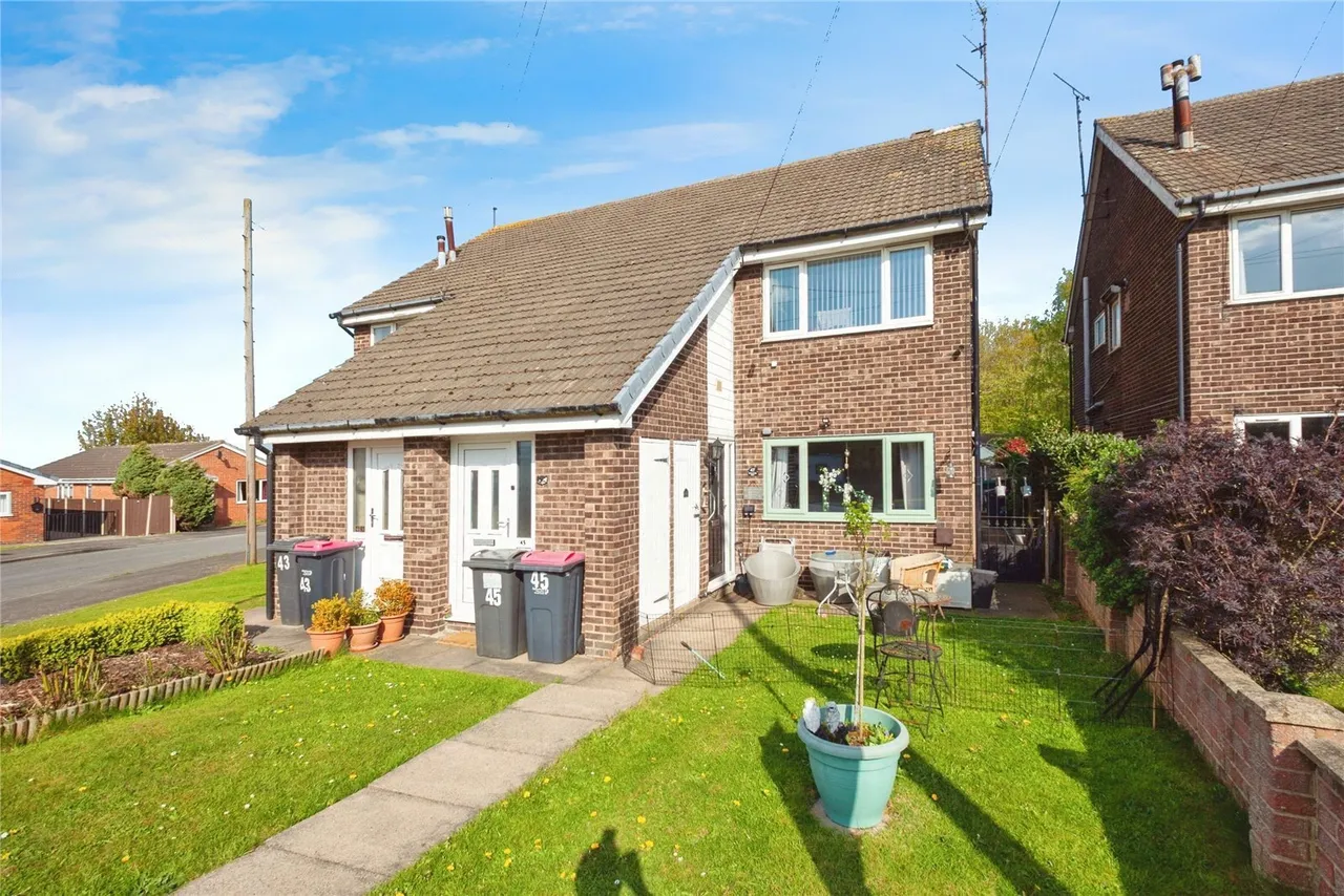 2 bed flat for sale — Malwood Way, Maltby, Rotherham, South Yorkshire, S66