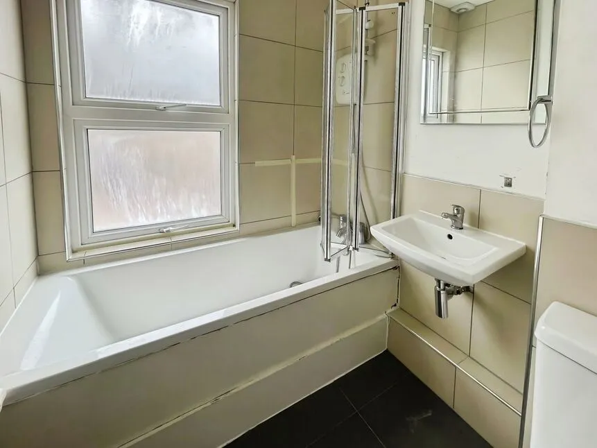 Wellington Road, London, E7, photo 13