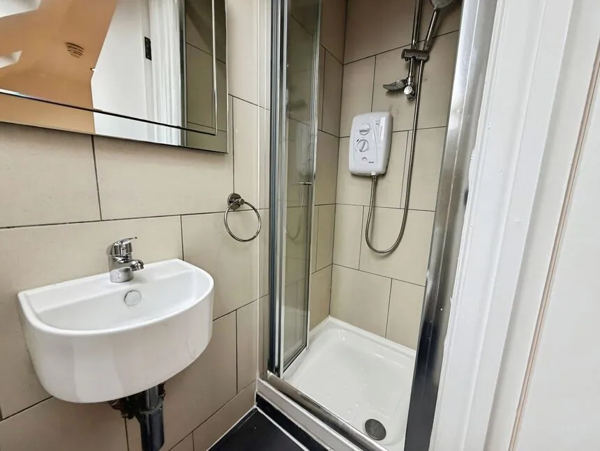 Wellington Road, London, E7, photo 17