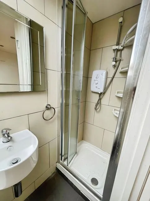 Wellington Road, London, E7, photo 10